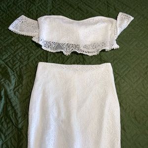 2 piece white lace set with off shoulder lace sleeves